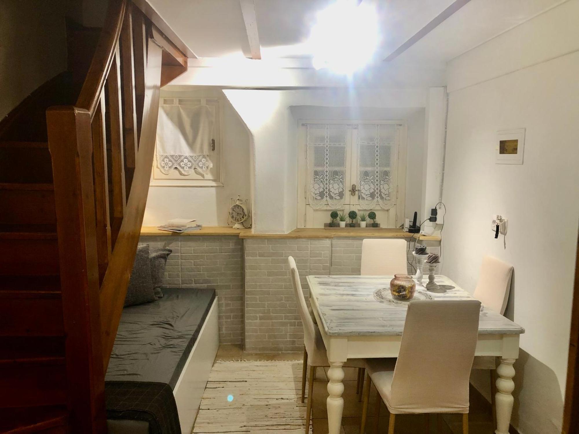 Grandma's Old Town House Διαμέρισμα *